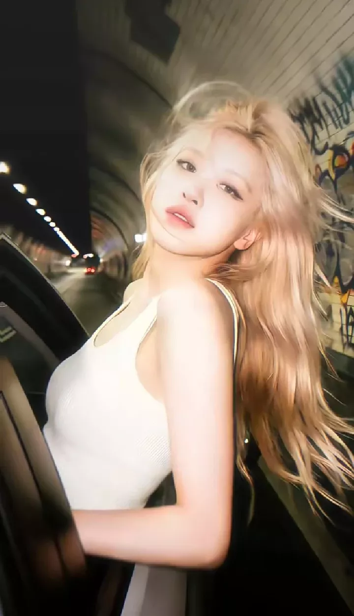 Recent activity shot of ROSÉ (BLACKPINK)