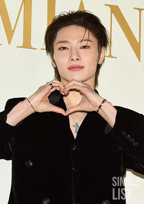 Hot post catching attention from 자유게시판's fandom