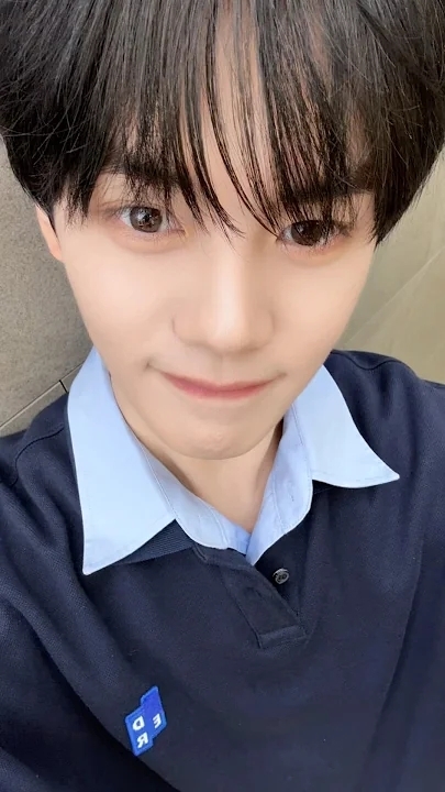 Fandom-recommended wallpaper image of Kim Gyuvin (ZEROBASEONE)