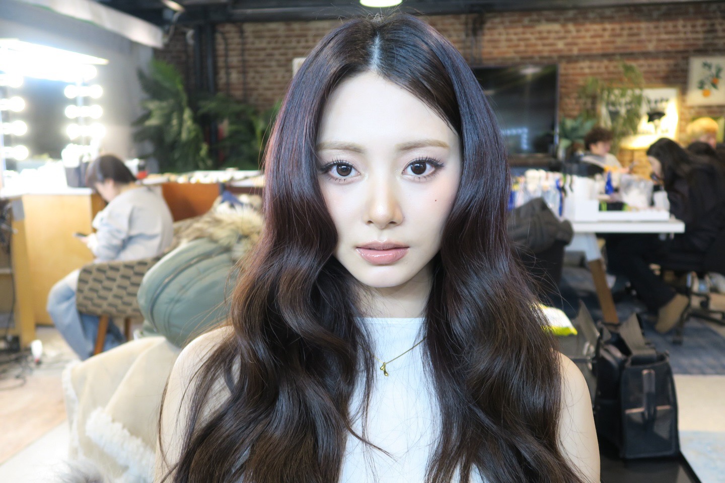 Foto aktivitas terbaru Tzuyu (TWICE)