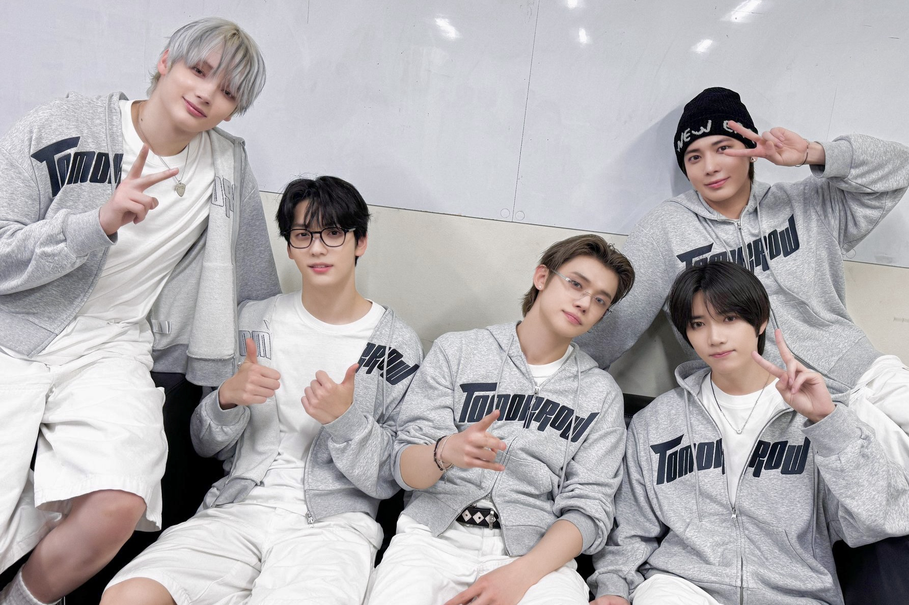 투모로우바이투게더의 비하인드 컷