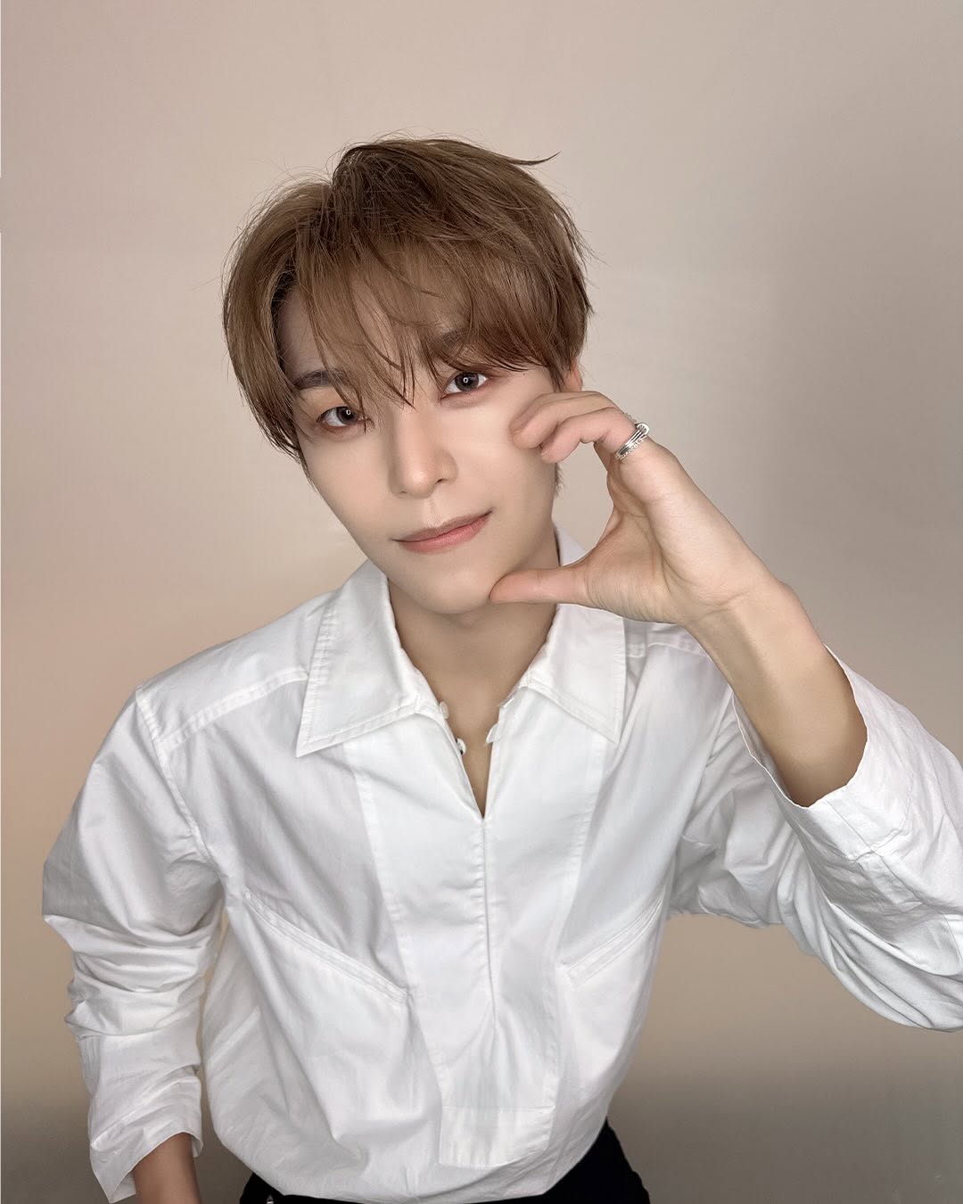 A moment captured by He Xinlong (ALPHA DRIVE ONE)'s fan