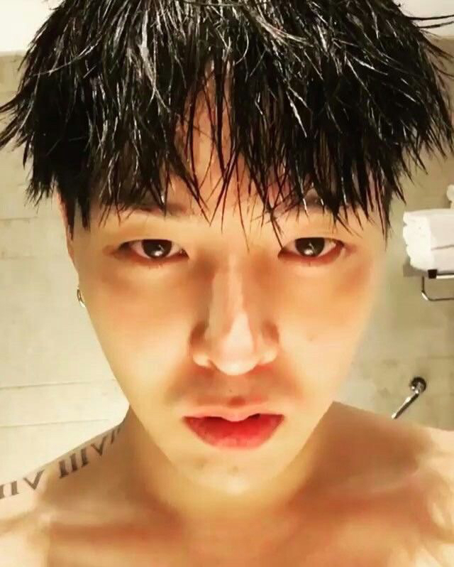 Behind-the-scenes cut of G-DRAGON (BIGBANG)