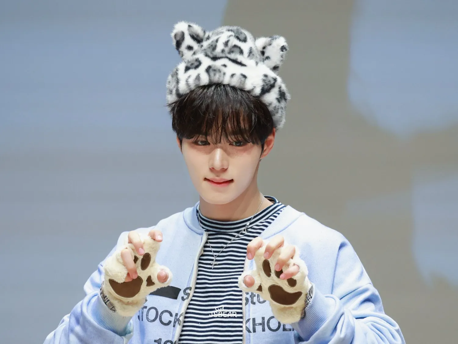 キム・ジュンソ (ALPHA DRIVE ONE)の舞台裏ショット