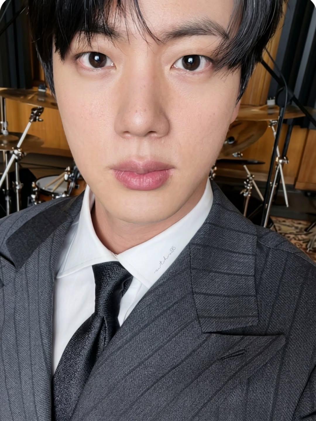 Behind-the-scenes cut of BTS