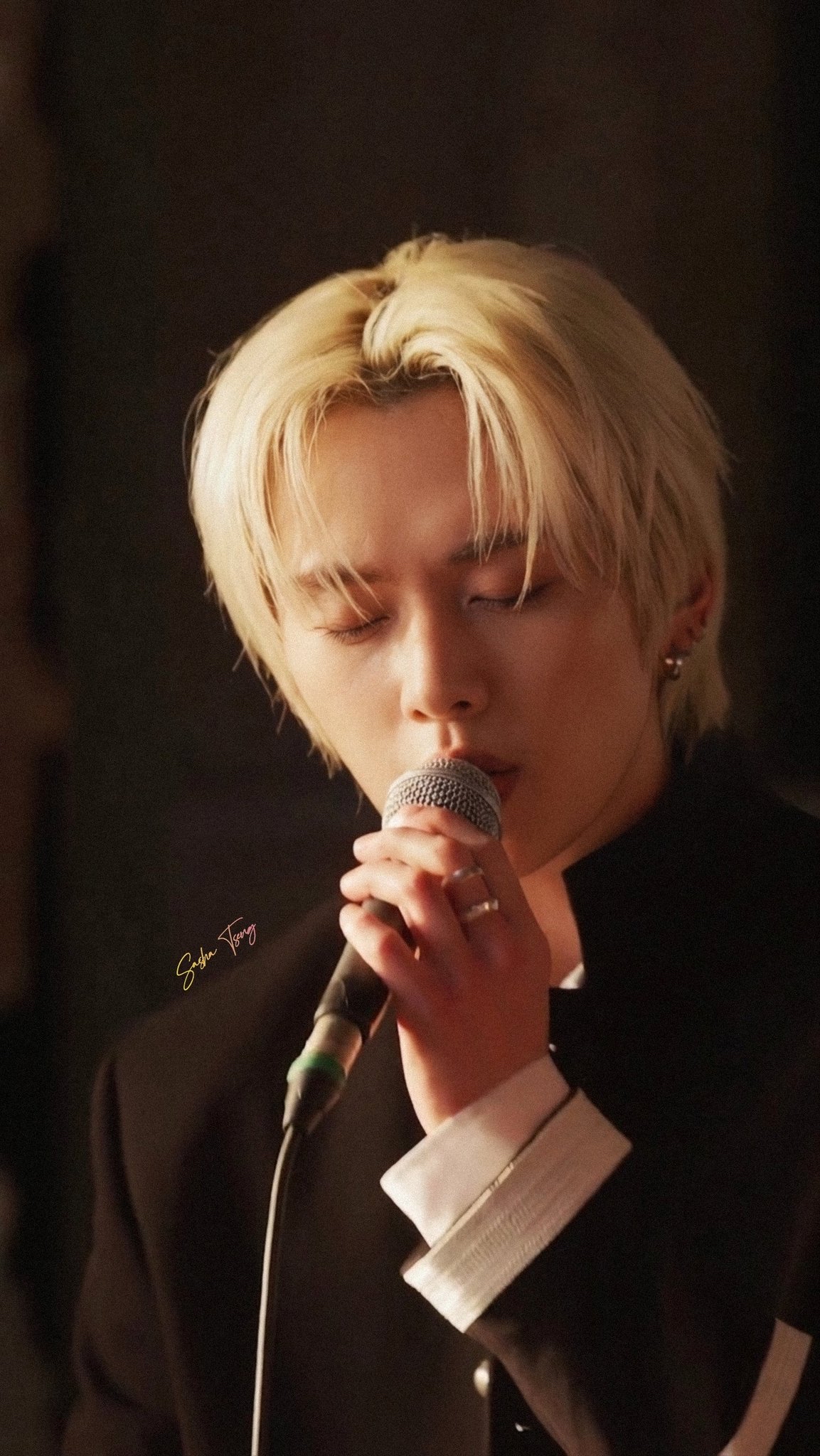 Recent activity shot of Lee Know (Stray Kids)