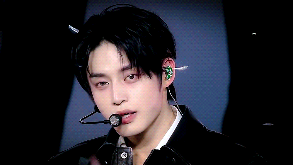 A moment captured by Kim Jiwoong (ZEROBASEONE)'s fan