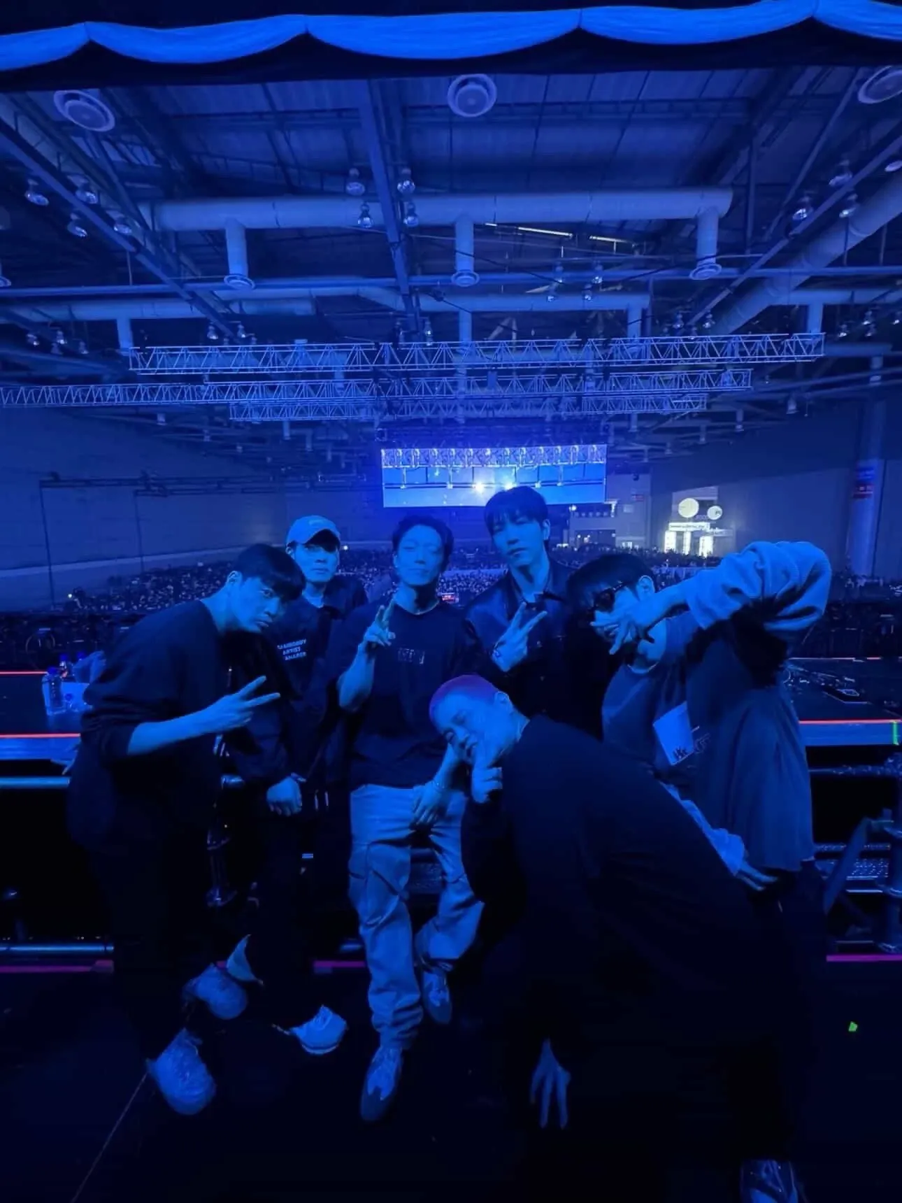 A moment captured by BOBBY (iKON)'s fan