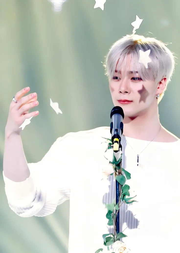 K-POP posts beloved by 문빈 (아스트로) fans