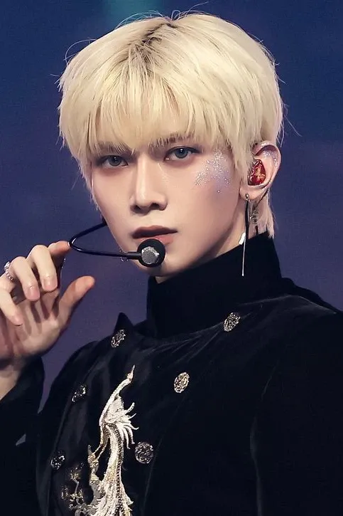 Recent activity shot of Yeosang (ATEEZ)