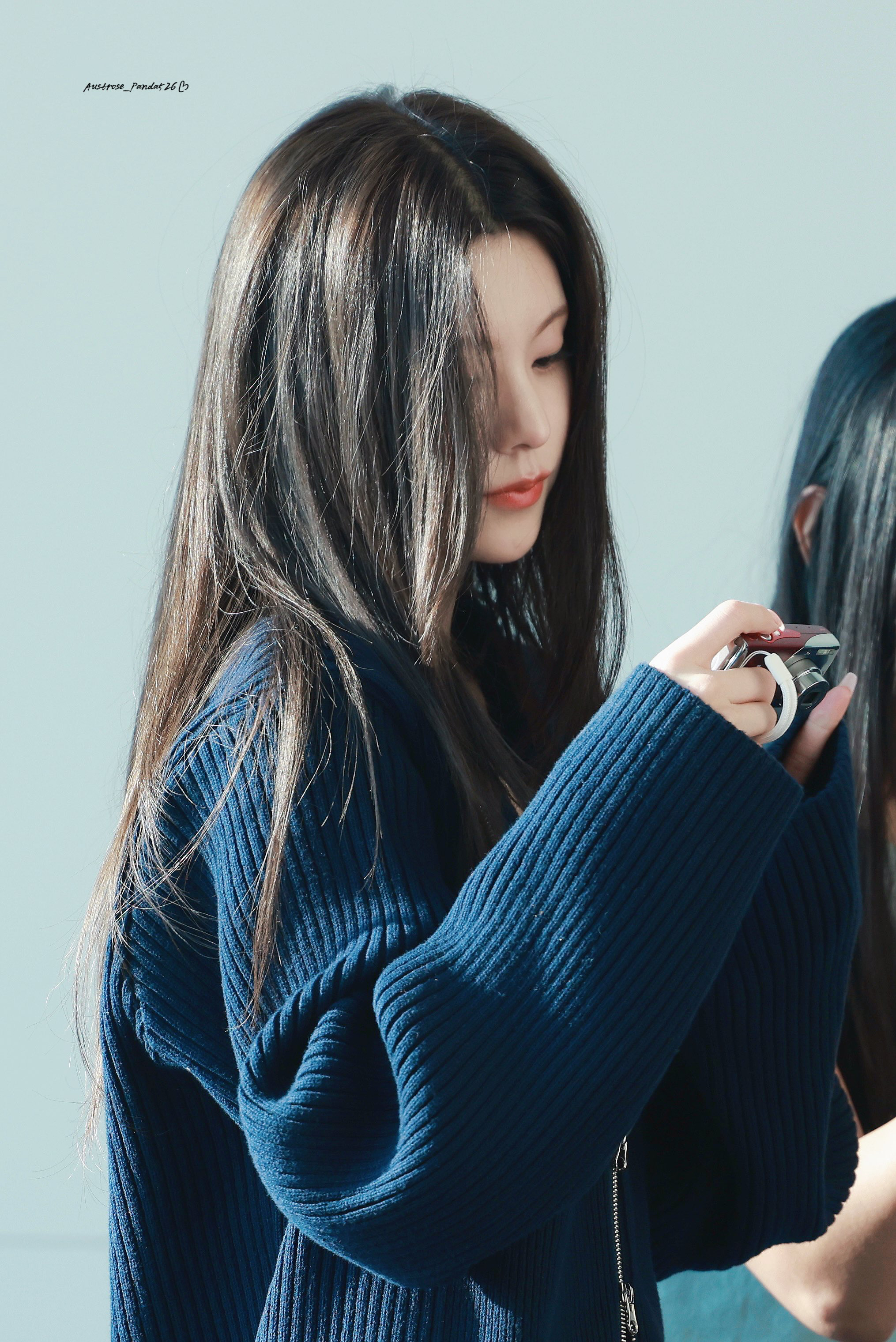 Recent activity shot of Yeji (ITZY)