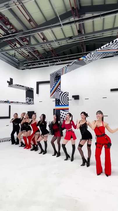 Today's most popular wallpaper in the Momo (TWICE) community