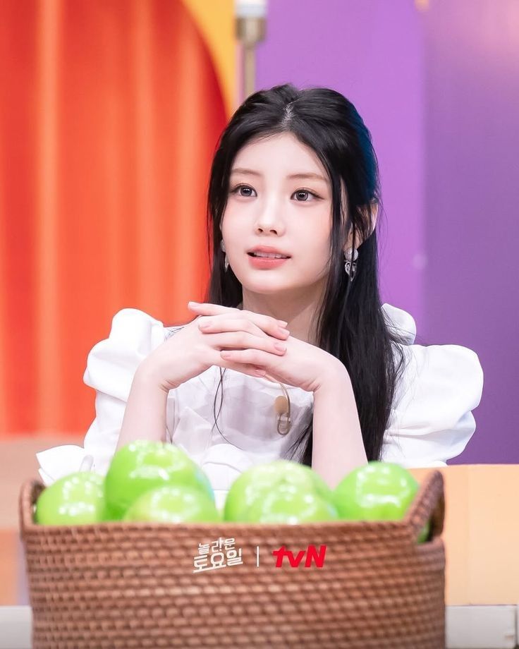 Behind-the-scenes cut of Wonhee (ILLIT)