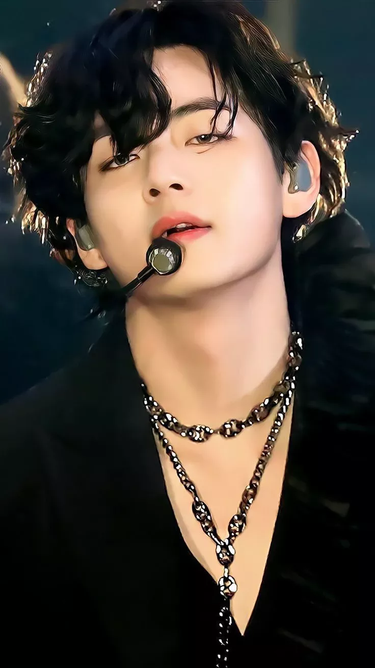 Fan-made special wallpaper for V (BTS)