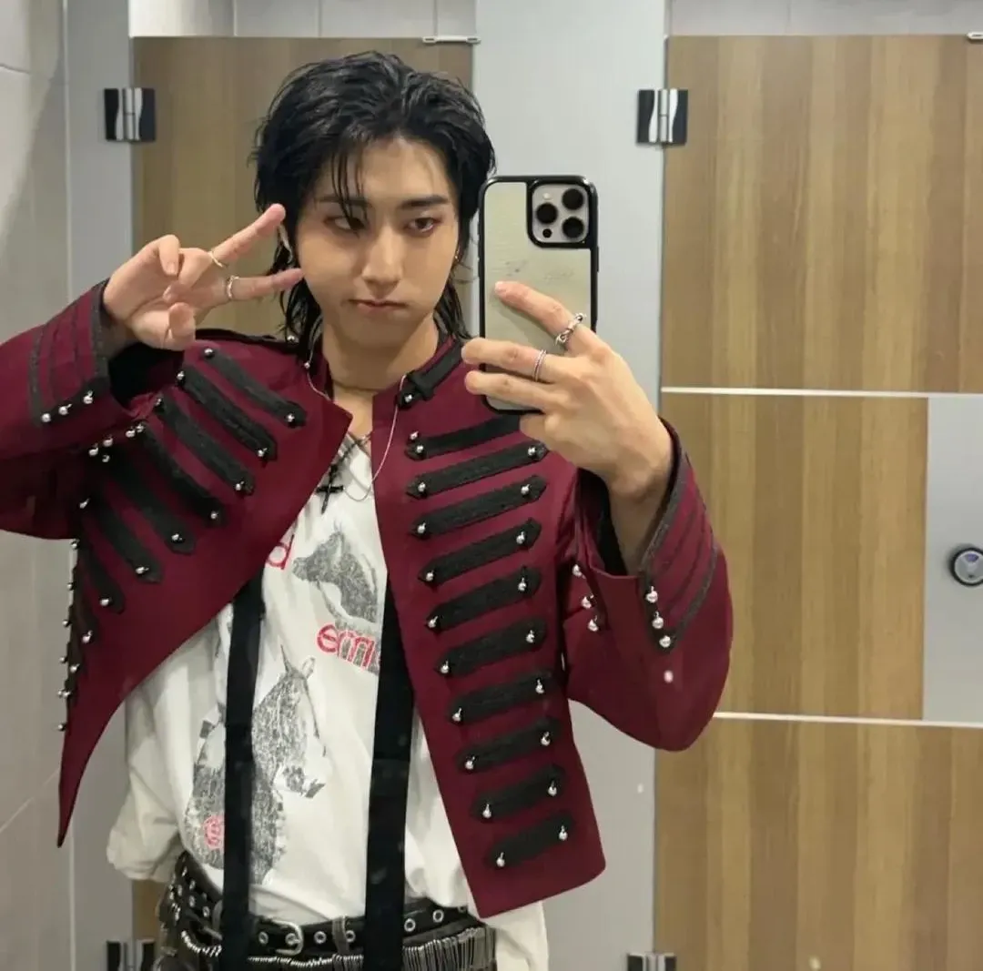 Behind-the-scenes cut of HAN (Stray Kids)