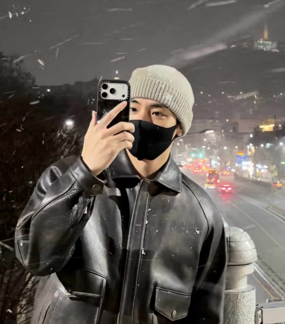 뷔 (방탄소년단)의 비하인드 컷