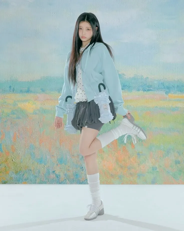 Behind-the-scenes cut of Wonhee (ILLIT)