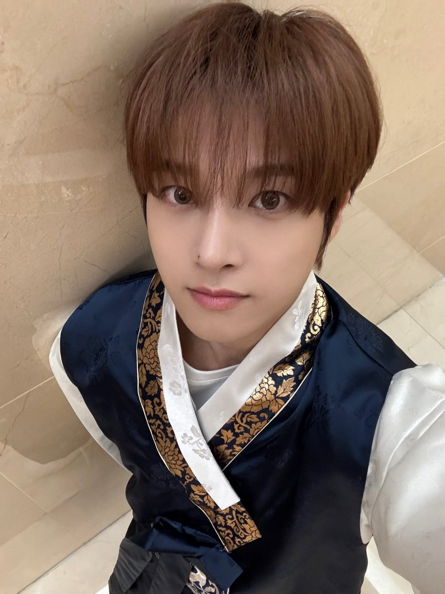 Behind-the-scenes cut of Xikers