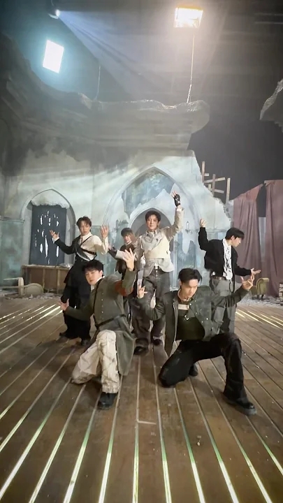 Potret di balik layar Kai (EXO)