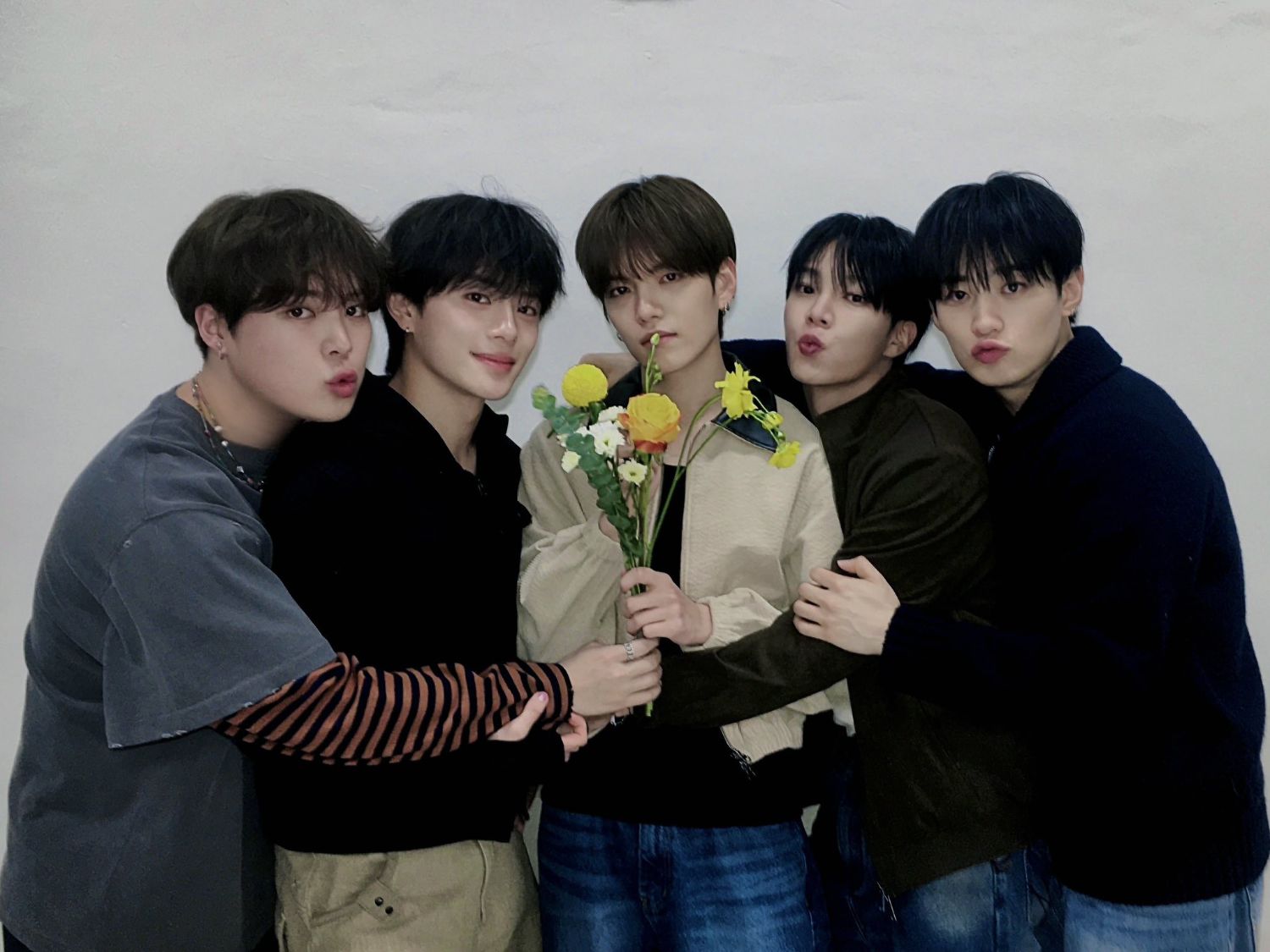 Latest photo of VERIVERY