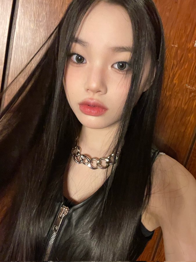 Behind-the-scenes cut of Park Boeun (CLASS:y)