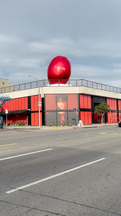 A moment captured by V (BTS)'s fan