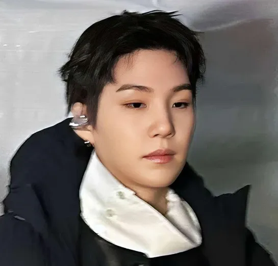 Latest photo of SUGA (BTS)