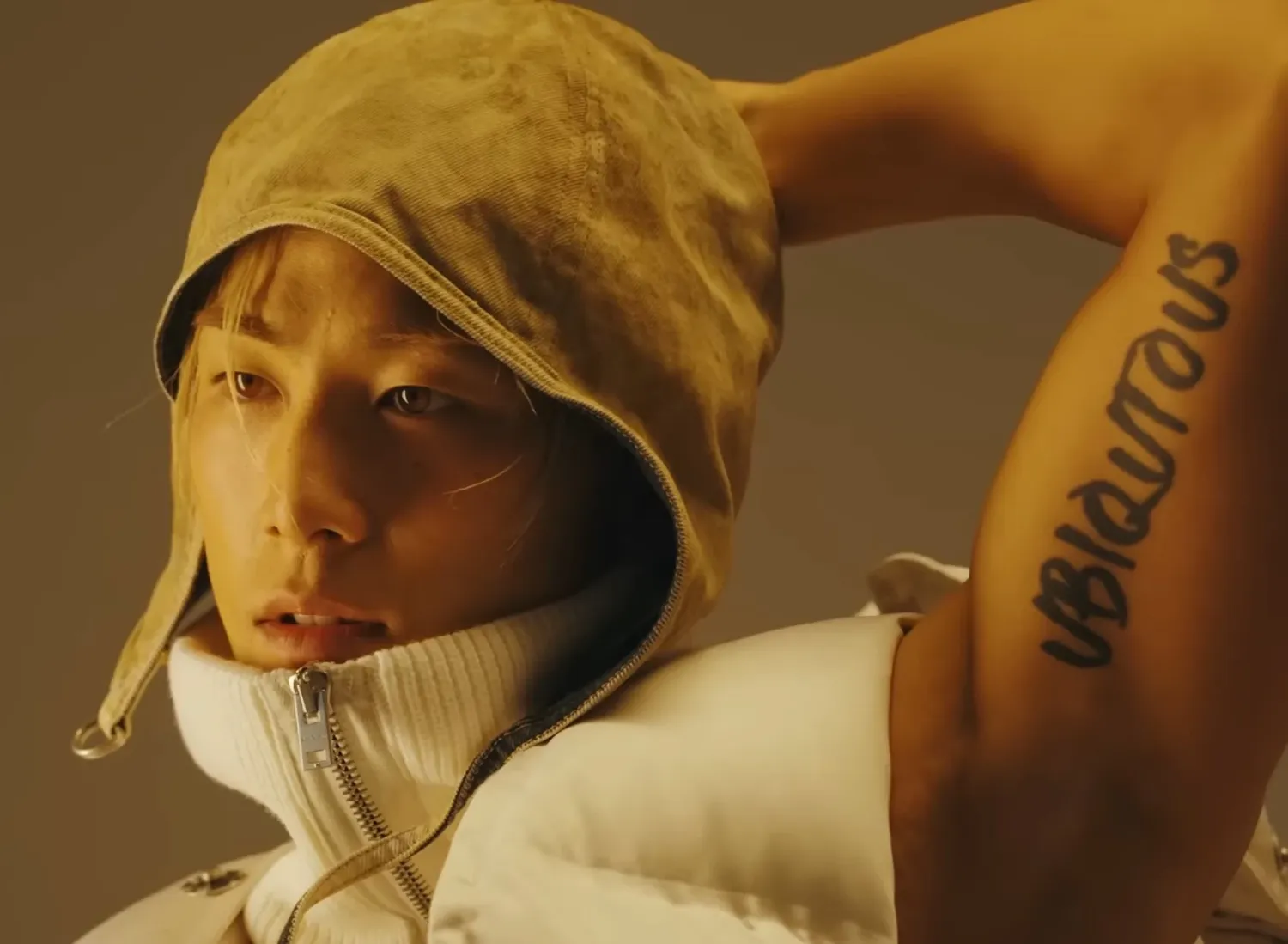 백호의 비하인드 컷