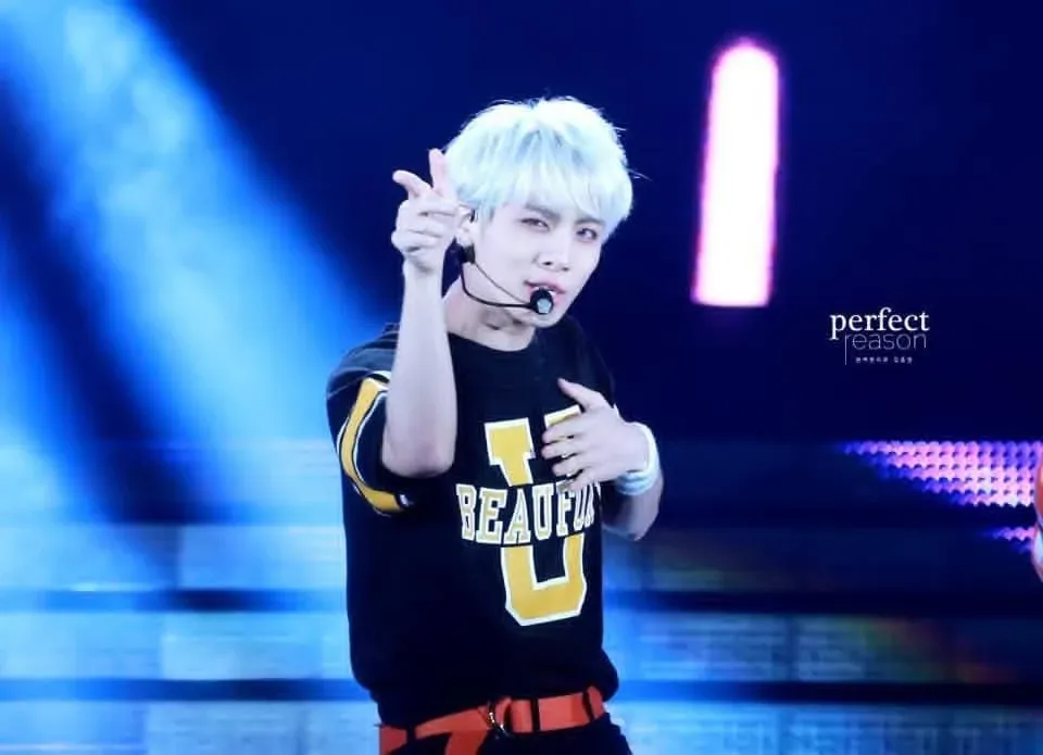 A moment captured by Jonghyun (SHINee)'s fan