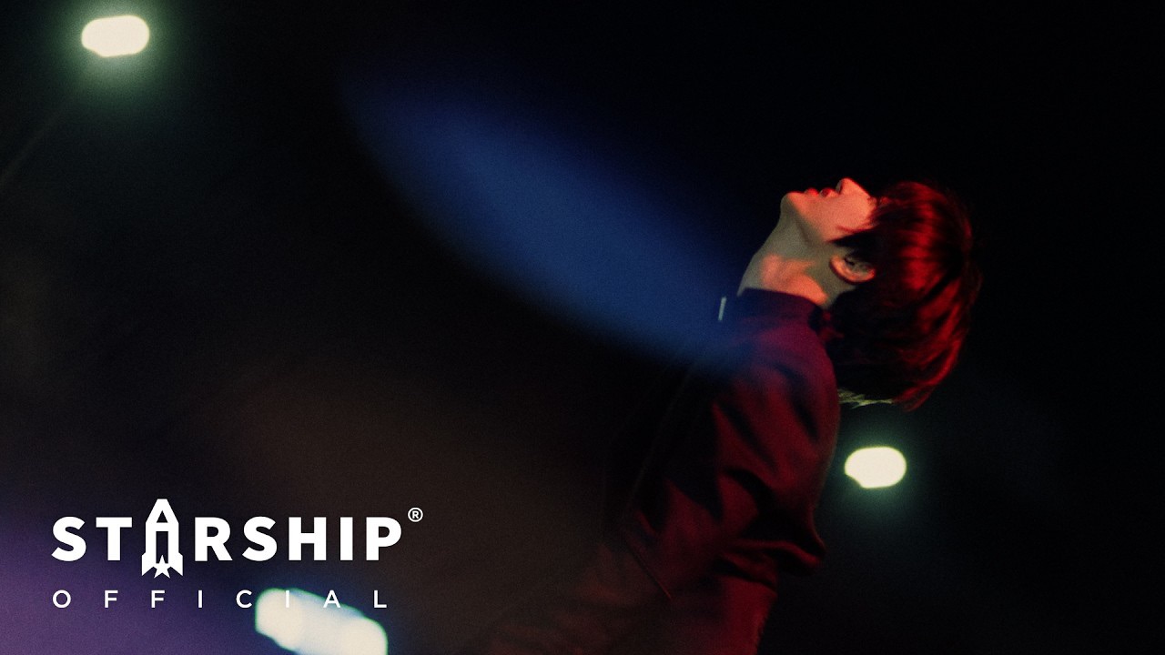 A moment captured by CRAVITY's fan