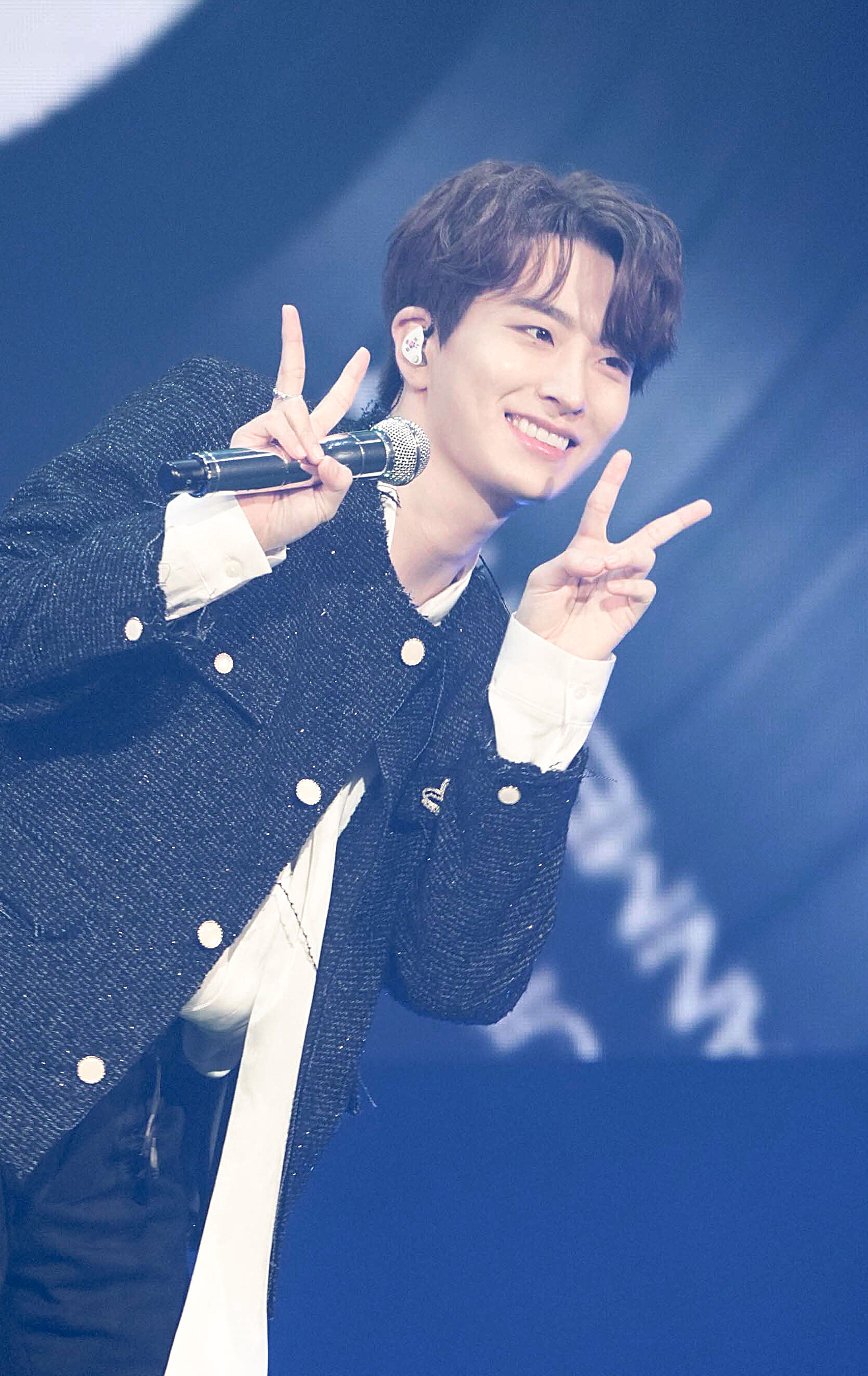 Latest photo of Youngjae (GOT7)