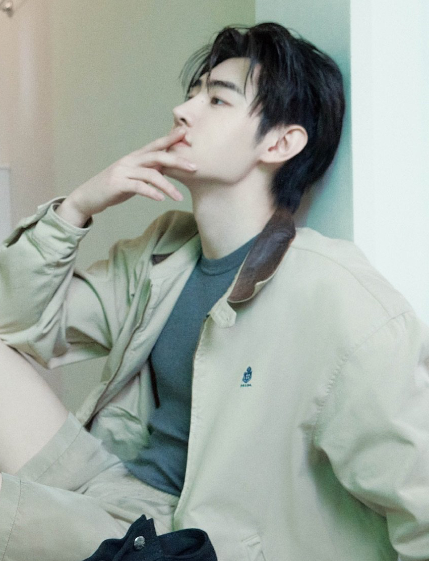 Foto terbaru Sunghoon (ENHYPEN)