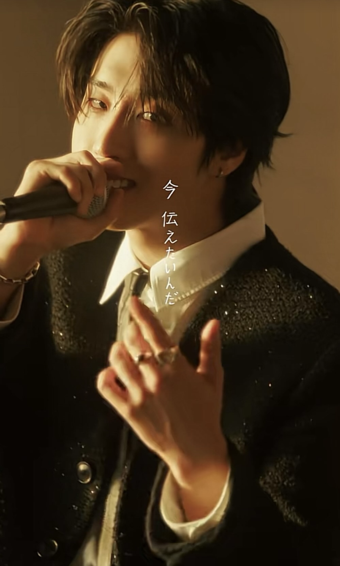 Latest photo of HAN (Stray Kids)