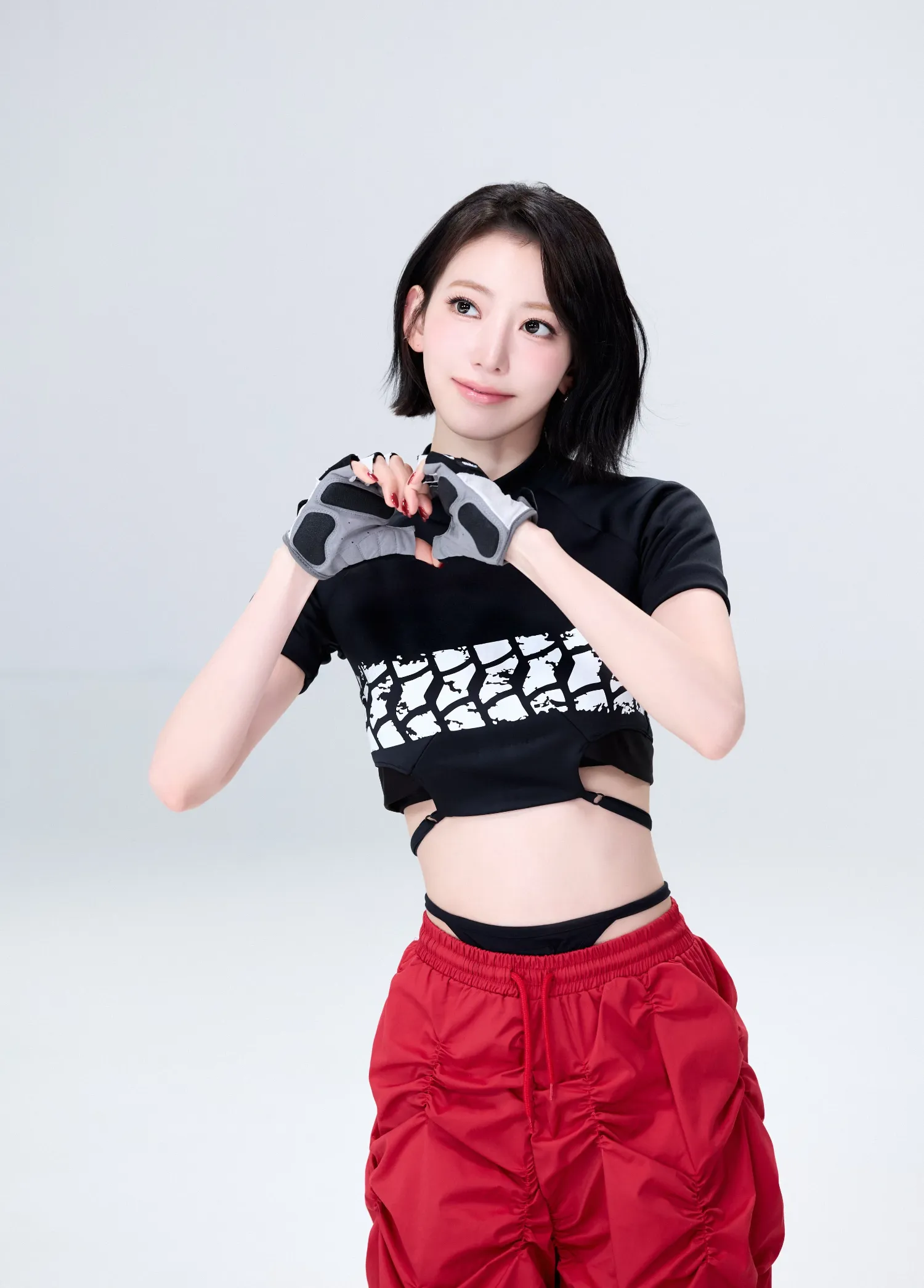 Latest photo of Sakura (LE SSERAFIM)