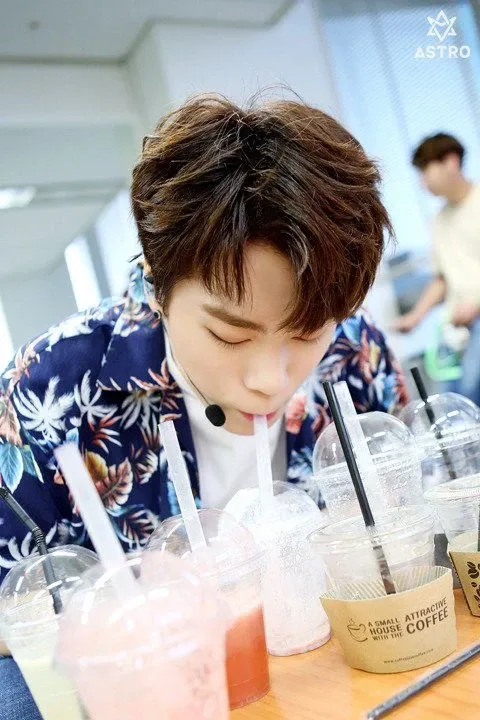A moment captured by Moonbin (ASTRO)'s fan