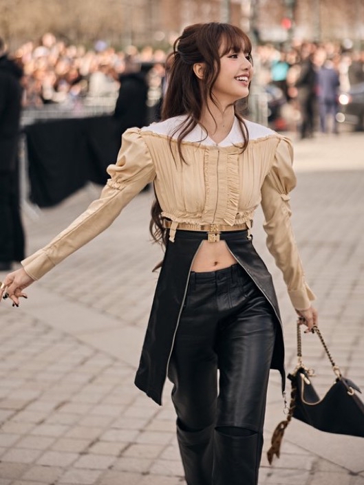 리사 (BLACKPINK) 최근 활동샷