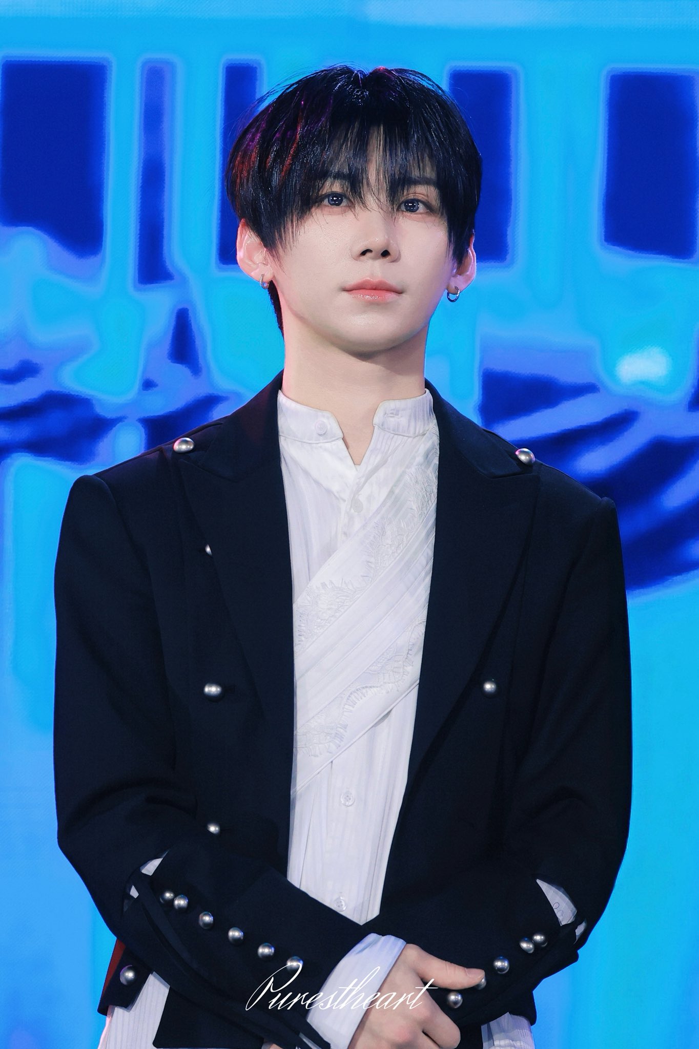 A moment captured by Park Han (AHOF)'s fan