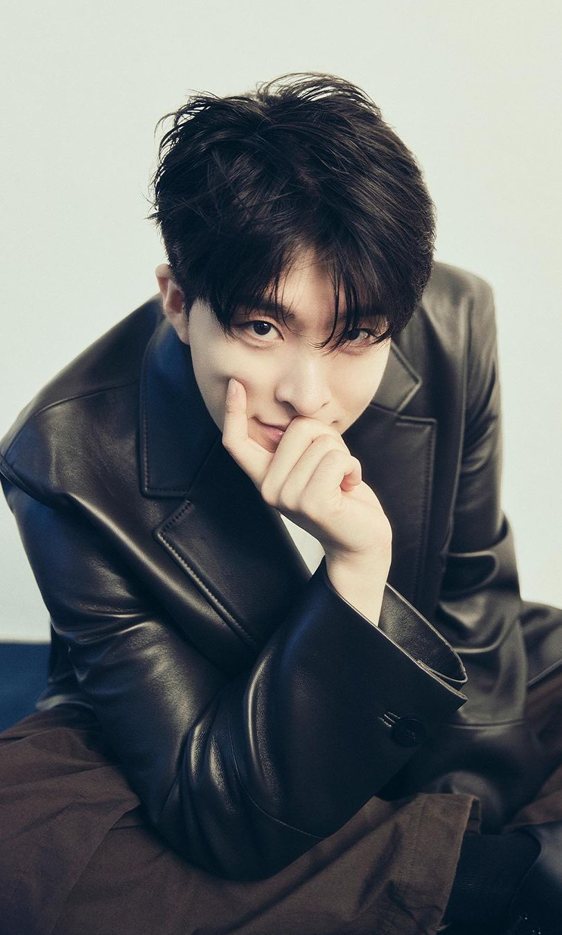 Today's most popular wallpaper in the Youngjae (GOT7) community