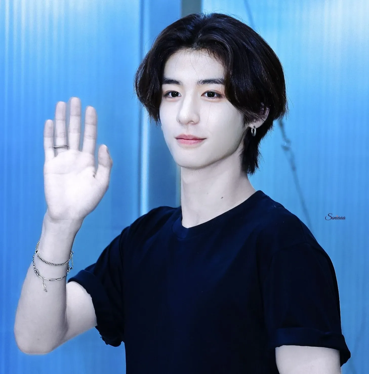 Behind-the-scenes cut of Leehan (BOYNEXTDOOR)