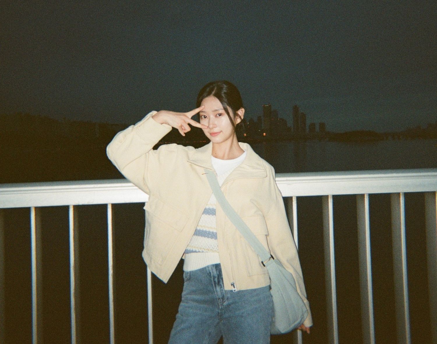 Behind-the-scenes cut of Kim Minju