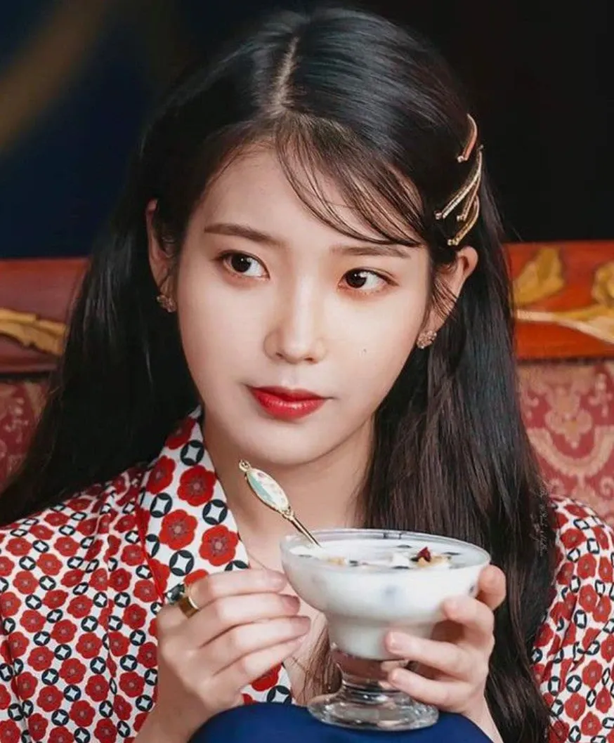 IUの最近の活動写真