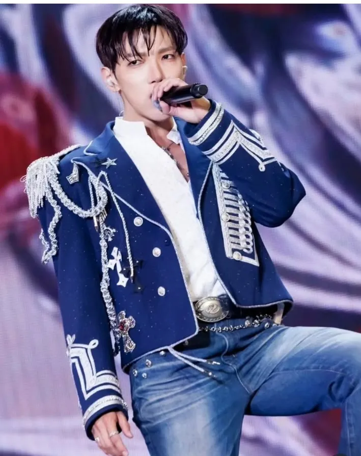 Latest photo of Jun. K (2PM)