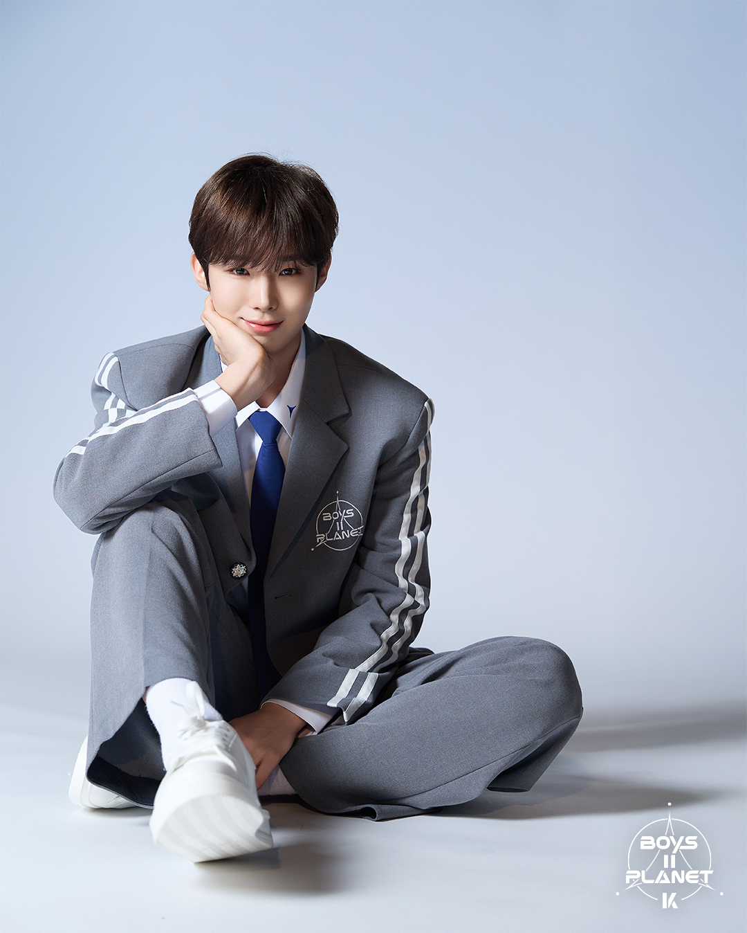 Behind-the-scenes cut of Wonjun (WHIB)