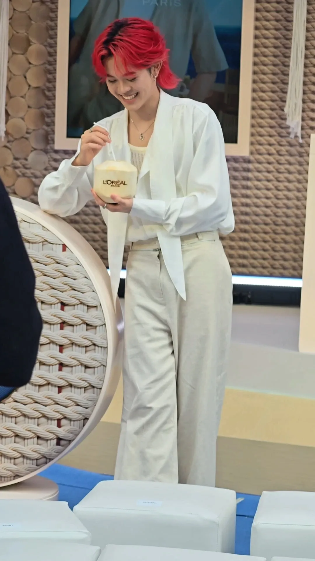 A moment captured by THI-O (NexT1DE)'s fan