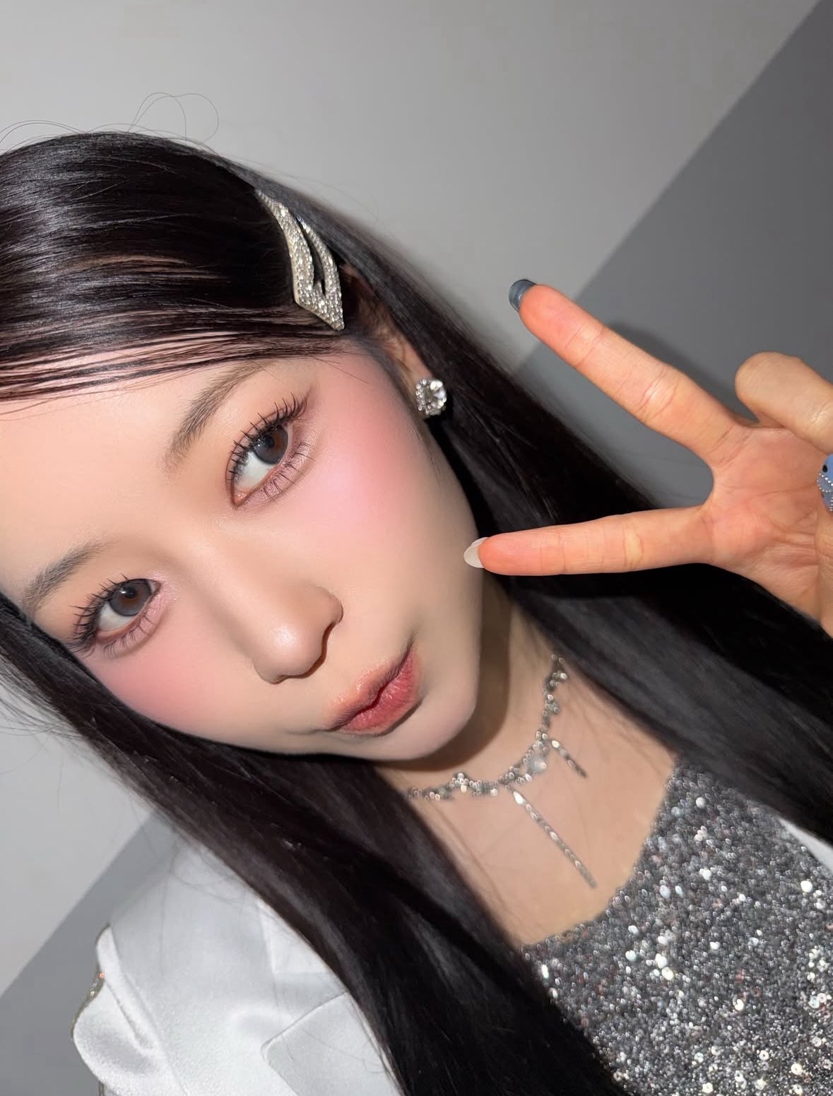 Recent activity shot of Kasahara Momona (ME:I)