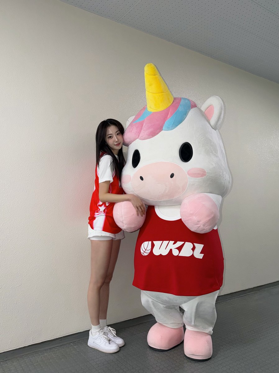 A moment captured by H1-KEY's fan