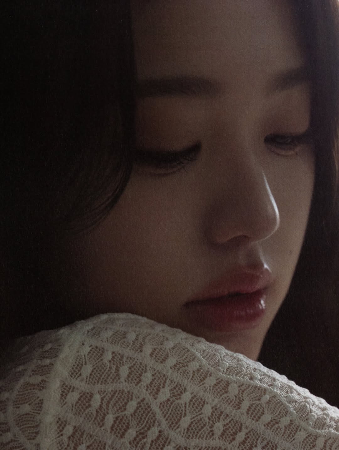 Behind-the-scenes cut of Jang Wonyoung (IVE)