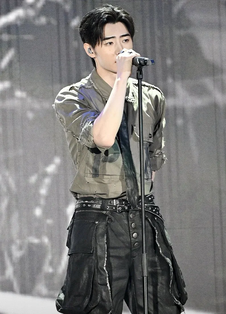 성훈 (ENHYPEN) 최근 활동샷