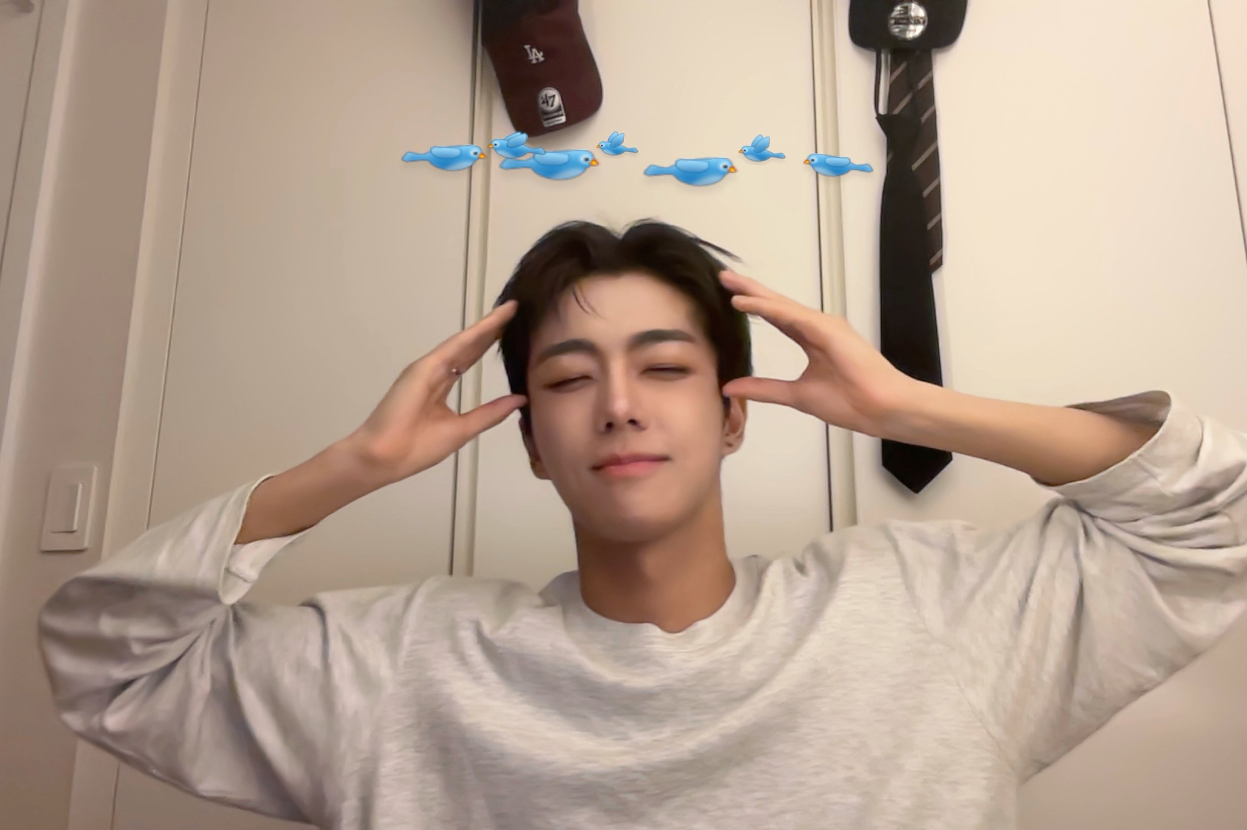 A moment captured by Rowan (MODYSSEY)'s fan