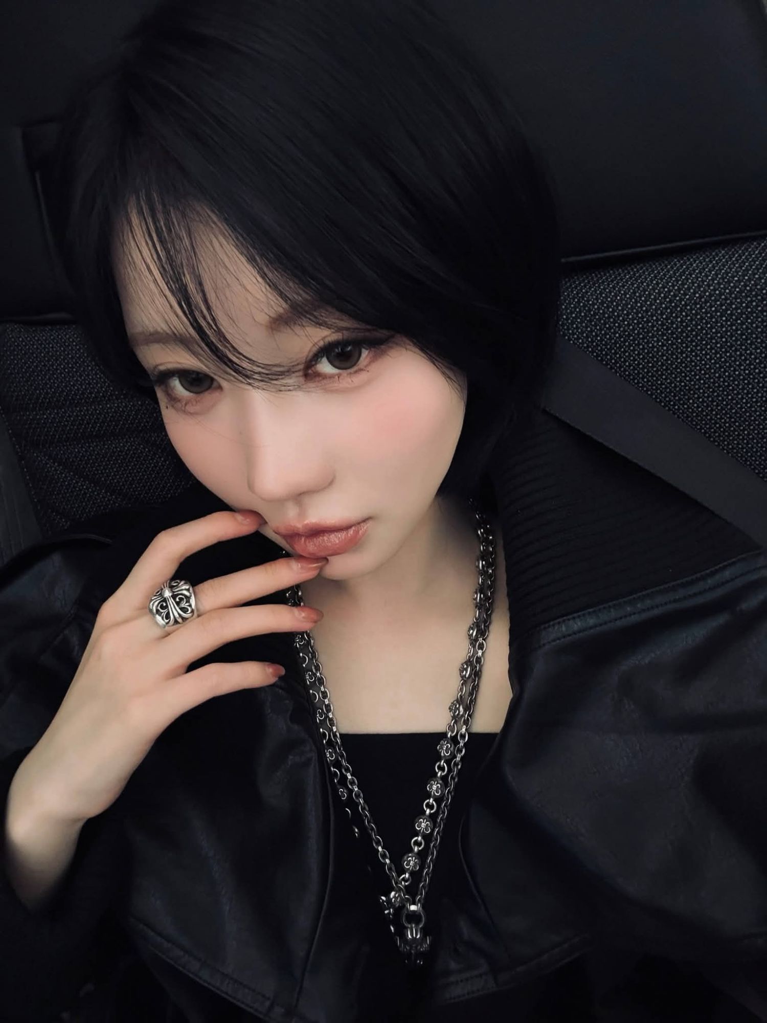 Asa (BABYMONSTER)的最新照片